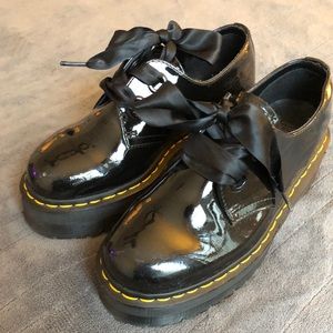 Doc Marten’s platform 1461’s size 9